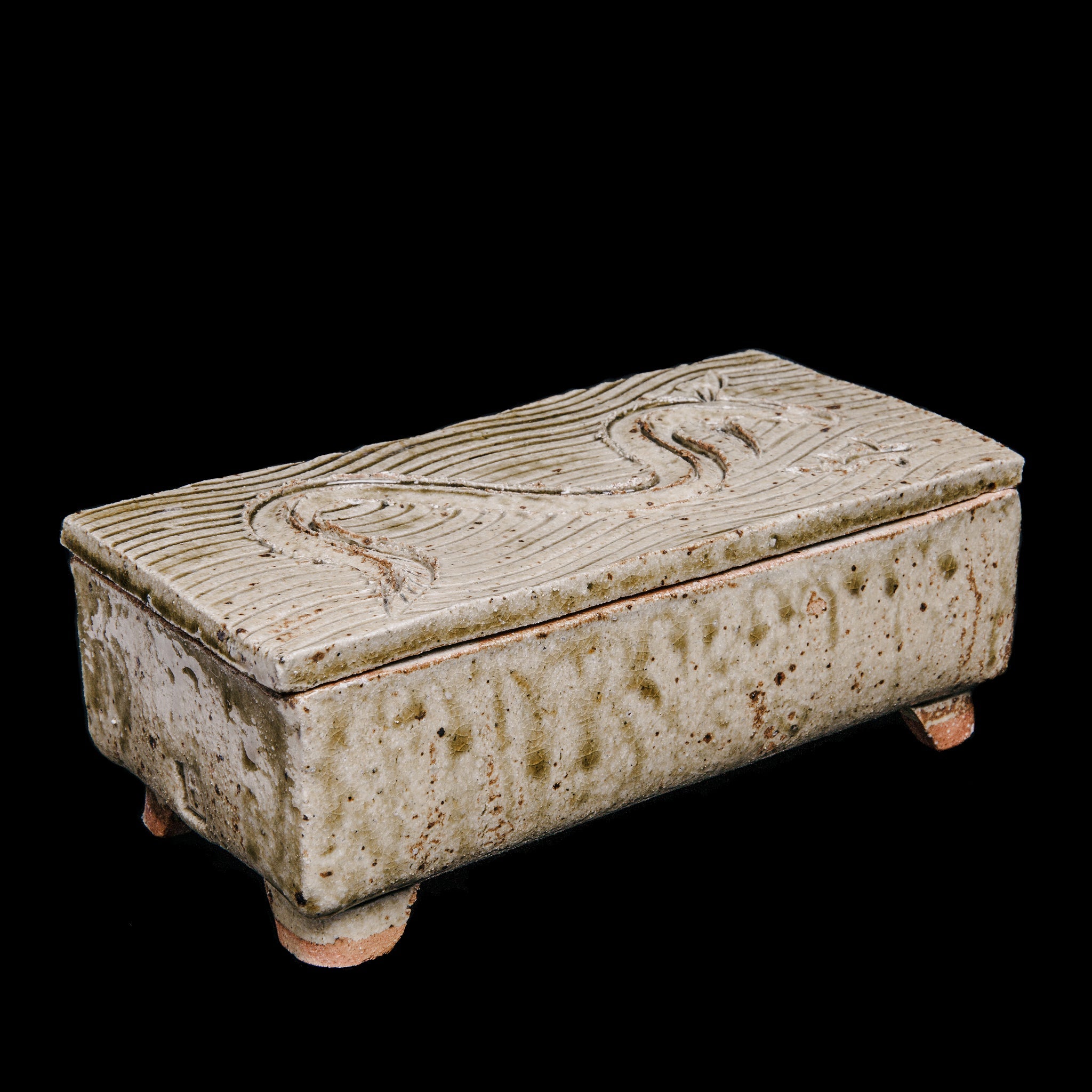 Box With a Fish Motif No.33/22 - huba.studio