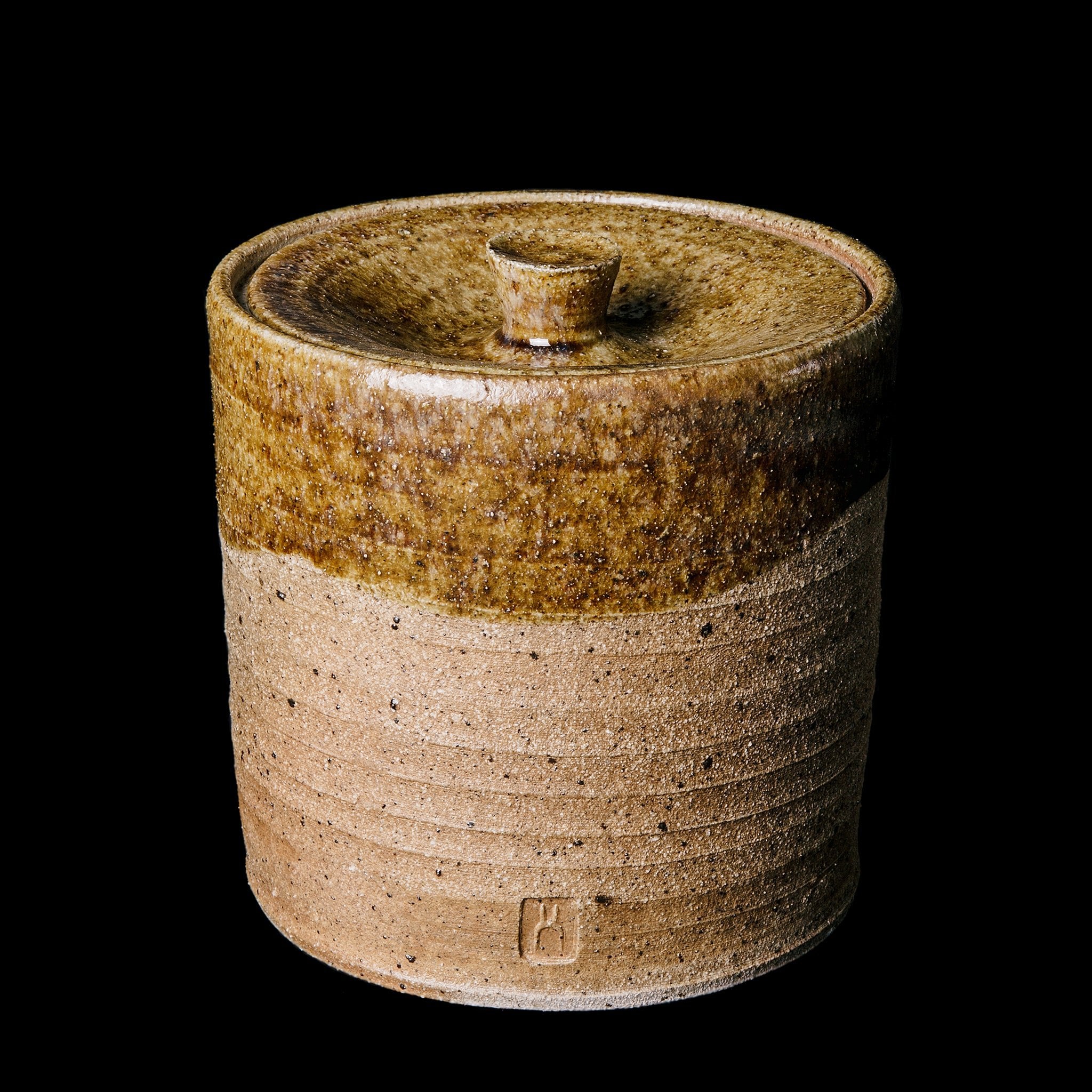 Wheel Thrown Jar No.156/22 - huba.studio